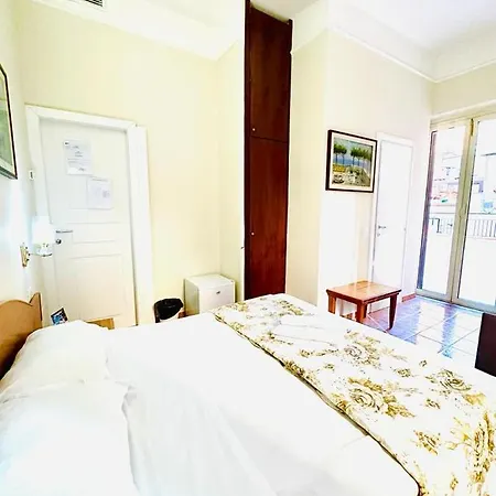Hotel Resi 2*