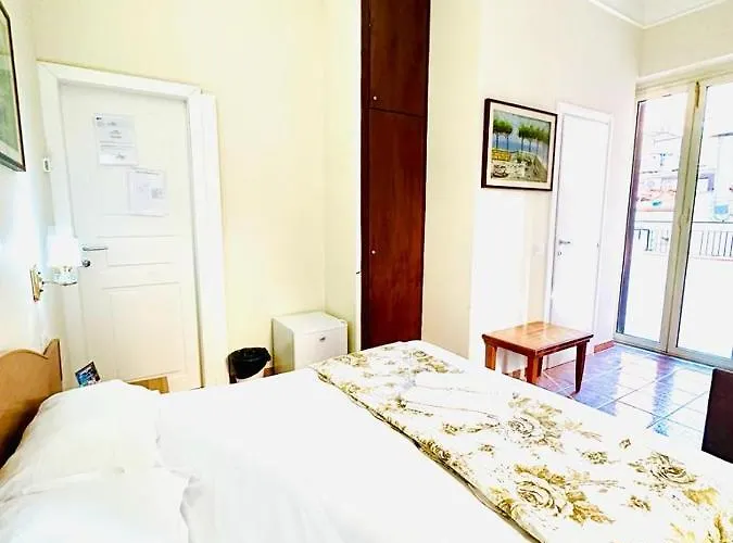 Ξενοδοχείο Resi 2*